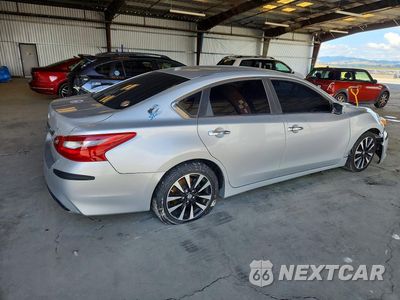 Trzecie zdjęcie samochodu z tyłu: 2018 NISSAN ALTIMA 2.5 SV VIN:1N4AL3AP6JC254102 - miniatura
