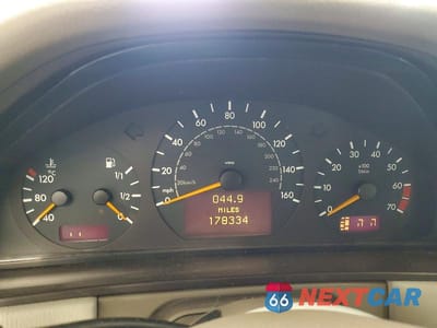 Zdjęcie 9 z 12 samochodu: 2001 MERCEDES-BENZ E 320 VIN:WDBJF65J11B204866 - miniatura