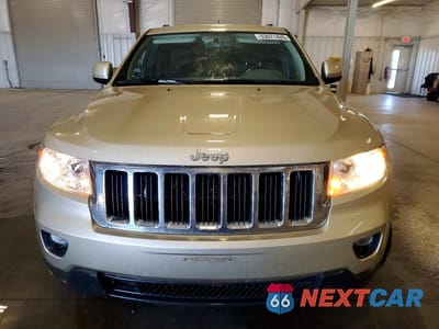 Piąte zdjęcie samochodu w środku: 2011 JEEP GRAND CHEROKEE LAREDO VIN:1J4RR4GG7BC654660 - miniatura