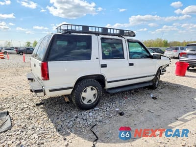 Trzecie zdjęcie samochodu z tyłu: 1998 CHEVROLET TAHOE K1500 VIN:1GNEK13R8WJ313548 - miniatura