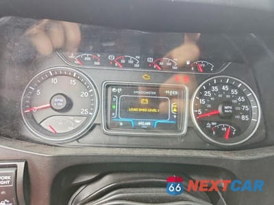 Zdjęcie 8 z 10 samochodu: 2019 INTERNATIONAL LT625 SEMI TRUCK VIN:3HSDZTZR7KN491968 - miniatura