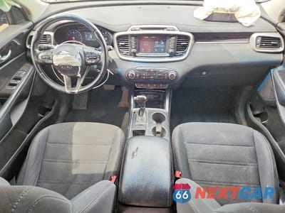 Zdjęcie 8 z 14 samochodu: 2017 KIA SORENTO LX VIN:5XYPG4A38HG266494 - miniatura