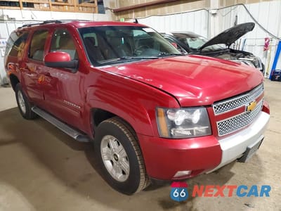 Czwarte zdjęcie samochodu z boku: 2012 CHEVROLET SUBURBAN K1500 LT VIN:1GNSKJE79CR249564 - miniatura