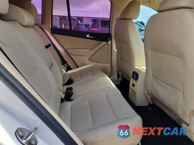Zdjęcie 10 z 12 samochodu: 2017 VOLKSWAGEN TIGUAN S VIN:WVGAV7AX8HK027467 - miniatura