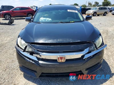 Piąte zdjęcie samochodu w środku: 2017 HONDA CIVIC EX VIN:2HGFC2F70HH576617 - miniatura