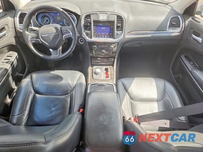 Zdjęcie 8 z 12 samochodu: 2015 CHRYSLER 300 VIN:2C3CCAAG4FH922432 - miniatura