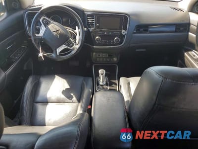 Zdjęcie 8 z 13 samochodu: 2018 MITSUBISHI OUTLANDER SE VIN:JA4J24A51JZ031362 - miniatura