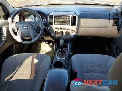 Zdjęcie 8 z 13 samochodu: 2006 FORD ESCAPE VIN:1FMYU93126KA28861 - miniatura