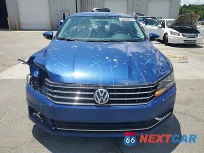 Piąte zdjęcie samochodu w środku: 2017 VOLKSWAGEN PASSAT S VIN:1VWAT7A33HC034311 - miniatura