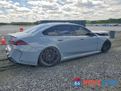 Trzecie zdjęcie samochodu z tyłu: 2026 BMW M5 VIN:WBS83FK05TCV68511 - miniatura