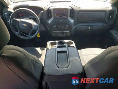 Zdjęcie 8 z 12 samochodu: 2021 CHEVROLET SILVERADO K1500 CUSTOM VIN:1GCPYBEH3MZ173692 - miniatura