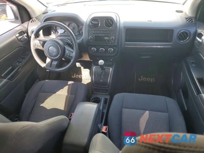 Zdjęcie 8 z 13 samochodu: 2012 JEEP COMPASS SPORT VIN:1C4NJDBB7CD559826 - miniatura