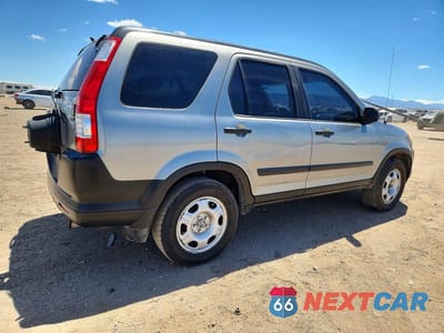 Trzecie zdjęcie samochodu z tyłu: 2005 HONDA CR-V LX VIN:JHLRD68555C013835 - miniatura