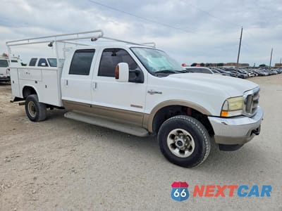 Czwarte zdjęcie samochodu z boku: 2004 FORD F350 SRW SUPER DUTY VIN:1FTSW31P54EA28695 - miniatura