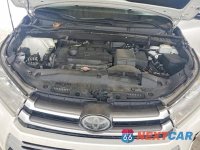 Zdjęcie 11 z 12 samochodu: 2017 TOYOTA HIGHLANDER LE VIN:5TDZARFH0HS030730 - miniatura
