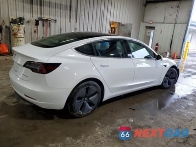 Trzecie zdjęcie samochodu z tyłu: 2018 TESLA MODEL 3 VIN:5YJ3E1EB8JF093884 - miniatura