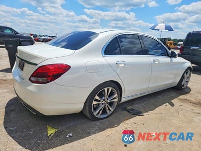 Trzecie zdjęcie samochodu z tyłu: 2018 MERCEDES-BENZ C 300 VIN:55SWF4JB6JU273848 - miniatura