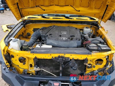 Zdjęcie 12 z 14 samochodu: 2007 TOYOTA FJ CRUISER BASE VIN:JTEBU11F570074462 - miniatura