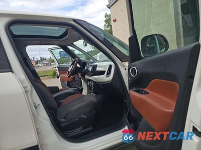 Piąte zdjęcie samochodu w środku: 2015 FIAT 500L TREKKING VIN:ZFBCFADH2FZ033879 - miniatura