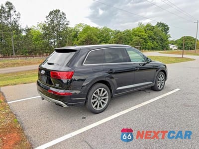 Czwarte zdjęcie samochodu z boku: 2017 AUDI Q7 PRESTIGE VIN:WA1VAAF76HD057153 - miniatura