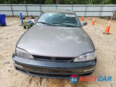 Piąte zdjęcie samochodu w środku: 1996 TOYOTA CAMRY LE VIN:4T1BF12K3TU118760 - miniatura
