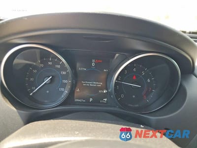 Zdjęcie 9 z 13 samochodu: 2017 JAGUAR XE R - SPORT VIN:SAJAL4BV5HA960854 - miniatura