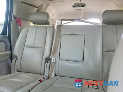 Zdjęcie 10 z 13 samochodu: 2008 GMC YUKON XL C1500 VIN:1GKFC16J98R128174 - miniatura