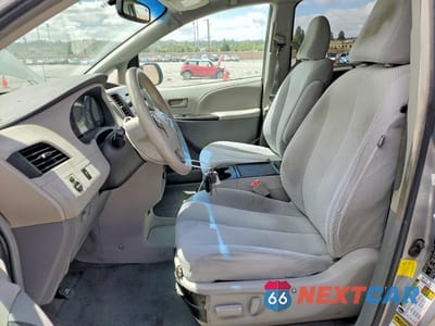 Zdjęcie 7 z 13 samochodu: 2012 TOYOTA SIENNA LE VIN:5TDKK3DC6CS216204 - miniatura
