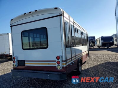 Trzecie zdjęcie samochodu z tyłu: 2006 FORD E450 SHUTTLE BUS VIN:1FDXE45S06HA62909 - miniatura