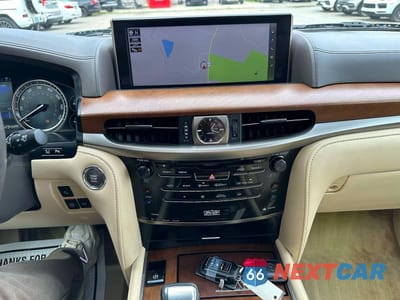 Zdjęcie 12 z 13 samochodu: 2017 LEXUS LX 570 VIN:JTJHY7AX6H4221040 - miniatura