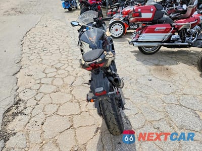 Czwarte zdjęcie samochodu z boku: 2018 KAWASAKI EX400 VIN:JKAEXKG14JDA07939 - miniatura