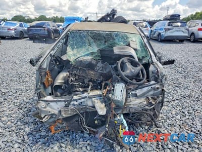 Piąte zdjęcie samochodu w środku: 2005 TOYOTA COROLLA S VIN:1NXBR32E15Z453449 - miniatura