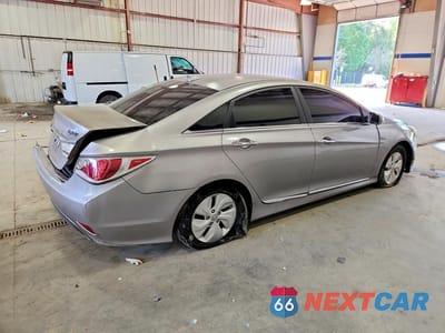 Trzecie zdjęcie samochodu z tyłu: 2013 HYUNDAI SONATA HYBRID VIN:KMHEC4A43DA064826 - miniatura