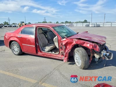 Czwarte zdjęcie samochodu z boku: 2010 CHRYSLER 300 TOURING VIN:2C3CA5CVXAH282034 - miniatura