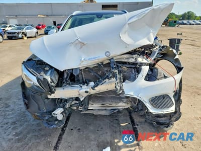 Piąte zdjęcie samochodu w środku: 2017 MERCEDES-BENZ GLC 300 4MATIC VIN:WDC0G4KB5HF140274 - miniatura