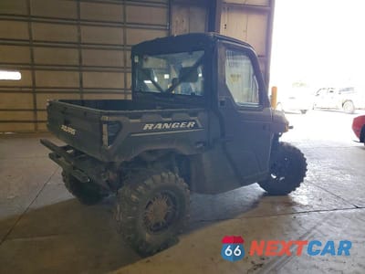 Czwarte zdjęcie samochodu z boku: 2022 POLARIS RANGER XP 1000 UTILITY VEHICLE VIN:4XARRY990N8076167 - miniatura
