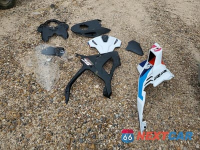 Zdjęcie 9 z 10 samochodu: 2026 BMW S 1000 RR VIN:WB10P2309T6M28716 - miniatura