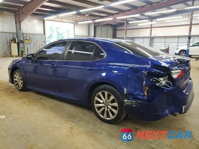 Drugie zdjęcie samochodu z przodu: 2018 TOYOTA CAMRY LE VIN:4T1B11HK9JU579383 - miniatura