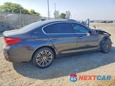 Trzecie zdjęcie samochodu z tyłu: 2018 BMW 530E VIN:WBAJA9C59JB033062 - miniatura