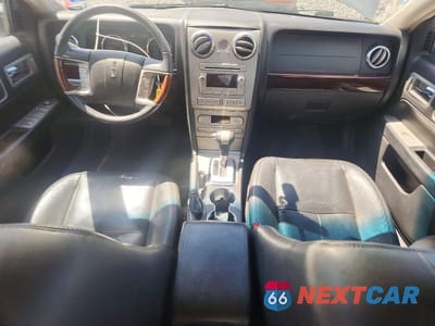 Zdjęcie 8 z 12 samochodu: 2009 LINCOLN MKZ VIN:3LNHM26T29R608809 - miniatura