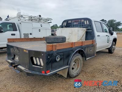 Trzecie zdjęcie samochodu z tyłu: 2022 CHEVROLET SILVERADO K3500 VIN:1GB4YSEY8NF290999 - miniatura