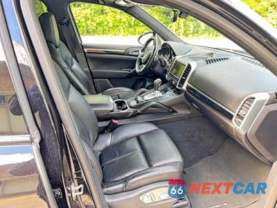 Piąte zdjęcie samochodu w środku: 2016 PORSCHE CAYENNE SE HYBRID VIN:WP1AE2A29GLA17811 - miniatura