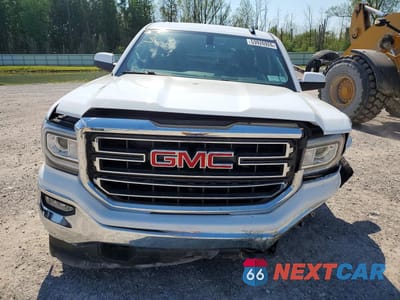 Piąte zdjęcie samochodu w środku: 2019 GMC SIERRA LIMITED K1500 SLE VIN:2GTV2MEC3K1243920 - miniatura