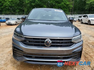 Piąte zdjęcie samochodu w środku: 2023 VOLKSWAGEN TIGUAN SE R-LINE BLACK VIN:3VVCB7AX5PM039560 - miniatura