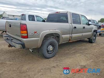 Trzecie zdjęcie samochodu z tyłu: 2002 CHEVROLET SILVERADO K1500 HEAVY DUTY VIN:1GCGK13U32F173959 - miniatura