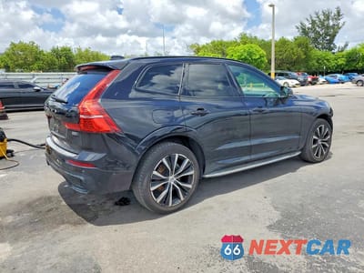 Trzecie zdjęcie samochodu z tyłu: 2023 VOLVO XC60 ULTIMATE VIN:YV4L12RM5P1264747 - miniatura