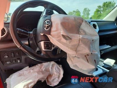 Zdjęcie 9 z 12 samochodu: 2019 TOYOTA TUNDRA DOUBLE CAB LIMITED VIN:5TFBY5F17KX822805 - miniatura