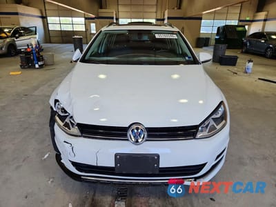Piąte zdjęcie samochodu w środku: 2015 VOLKSWAGEN GOLF SPORTWAGEN TDI S VIN:3VWCA7AU1FM516259 - miniatura