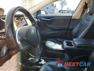 Zdjęcie 7 z 12 samochodu: 2014 TESLA MODEL S VIN:5YJSA1S16EFP43496 - miniatura
