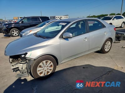 2010 KIA FORTE EX KNAFU4A23A5049300 - główne zdjęcie licytacji z USA - miniatura